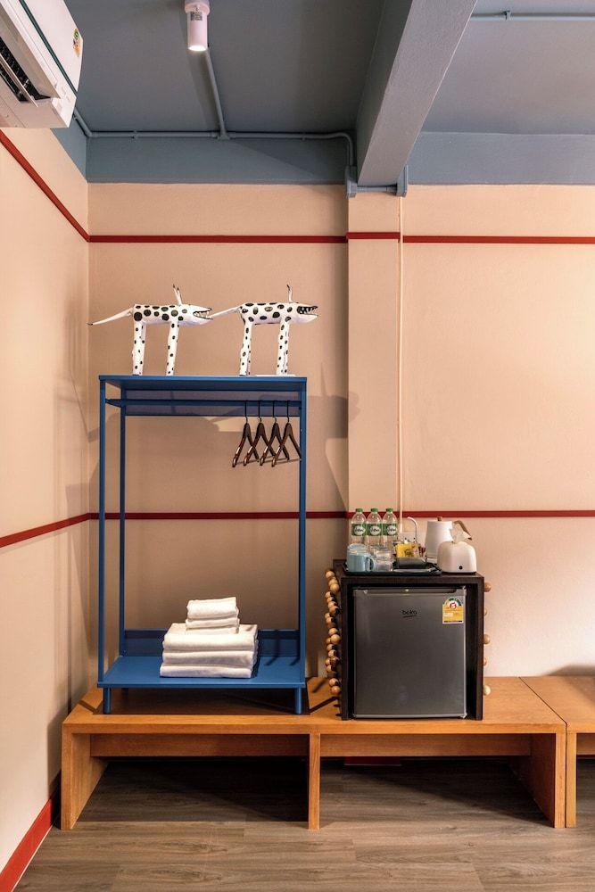 Blu Dock Restel Bangkok Deluxe Triple Room, Private Bathroom 8