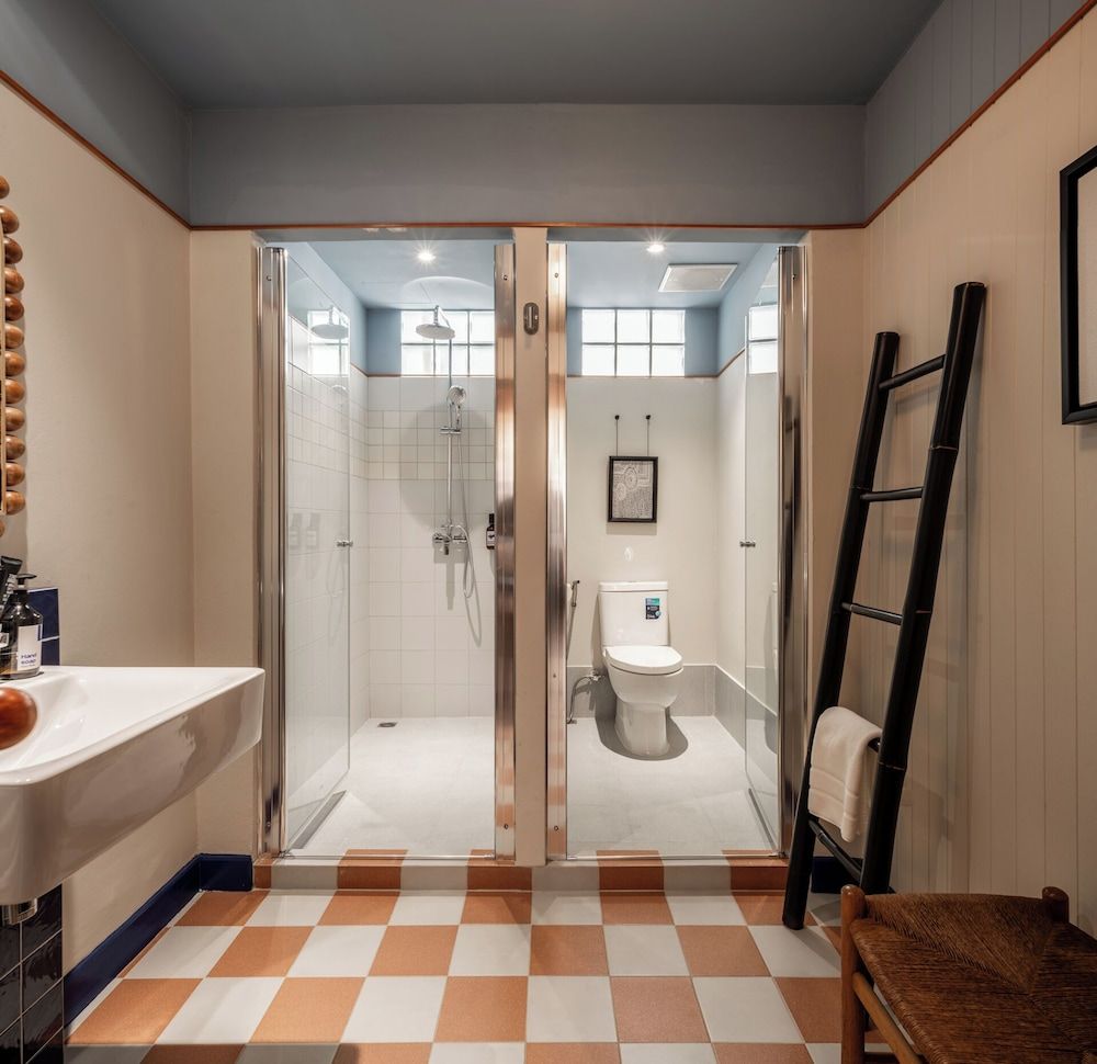 Blu Dock Restel Bangkok Family Quadruple Room, Private Bathroom 6