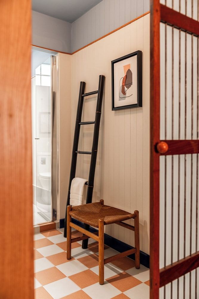 Blu Dock Restel Bangkok Family Quadruple Room, Private Bathroom 8