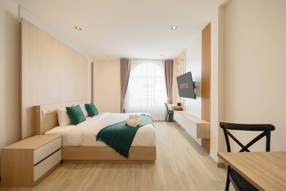 Diff Apartel Deluxe Double Room, City View 2