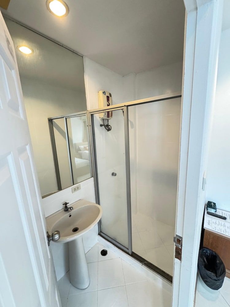 Blue Horizon Double or Twin Room 6