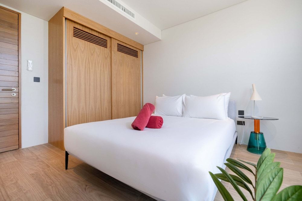 Design Condo, 2 Bedrooms, Ocean View