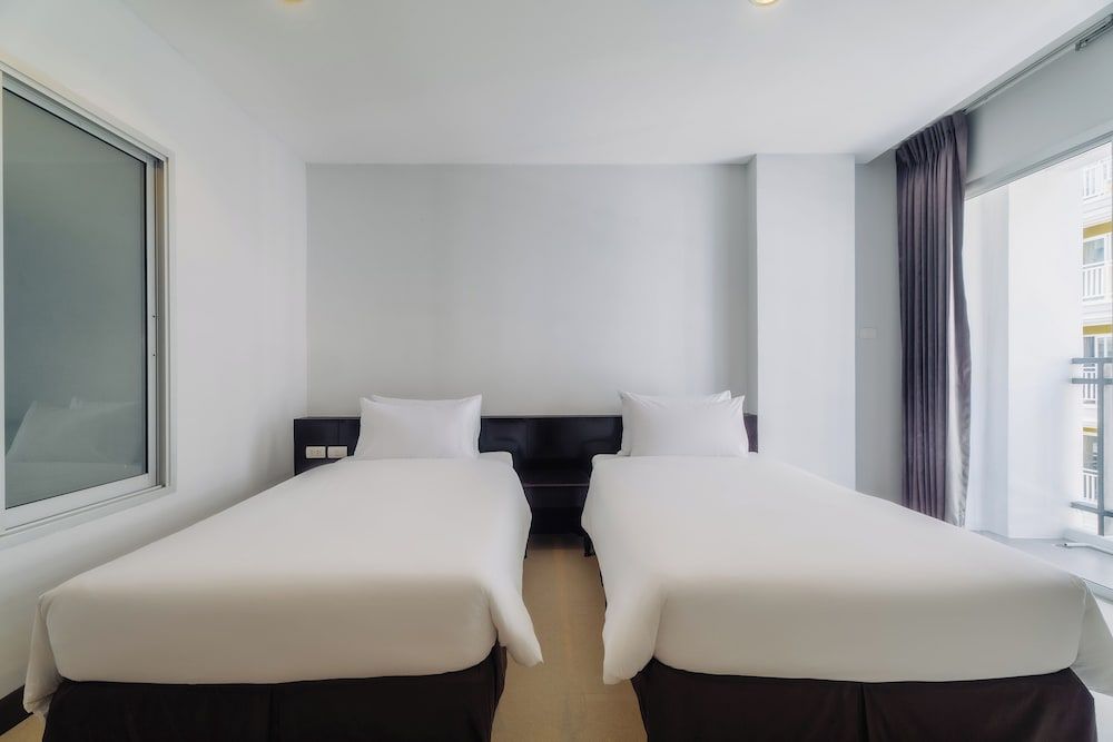 Deluxe Room, 2 Twin Beds, Balcony