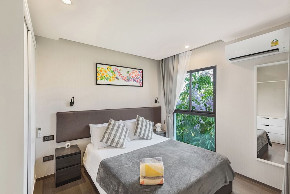 Standard Apartment, Balcony, Courtyard View