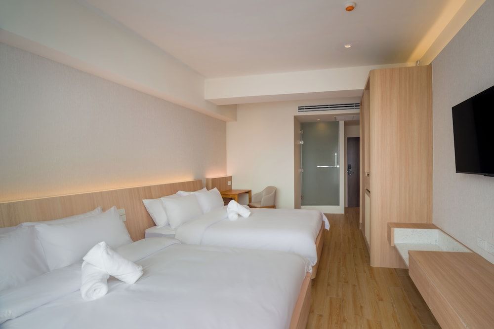 Deluxe Jacuzzi Room with River View