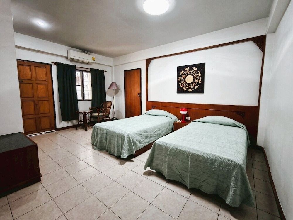 Comeonplace Basic Twin Room 3