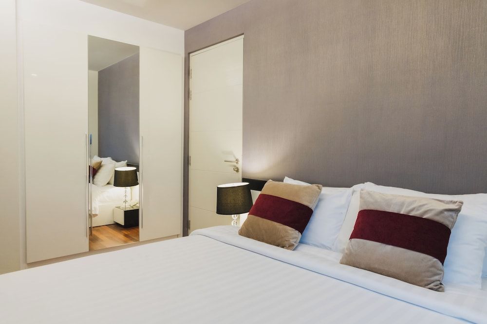 Beverly 33 Suites by PROMPT HOLIDAY HOME Deluxe Suite, 1 Bedroom 2