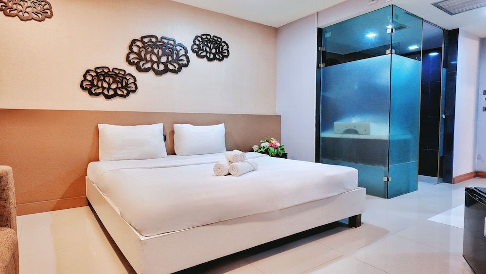 Deluxe Room, 1 King Bed (Deluxe King Bed)