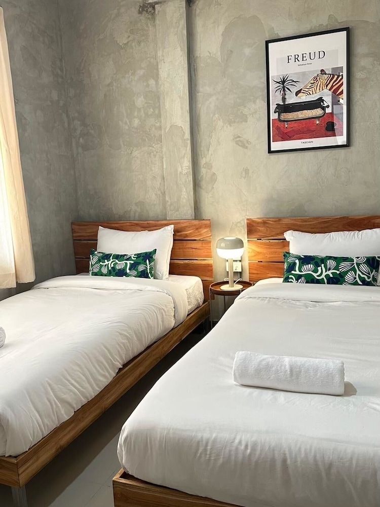 Twin Room (Private external Bathroom)