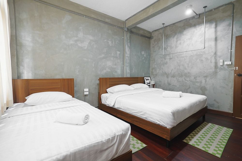 Triple Room (Private external Bathroom)