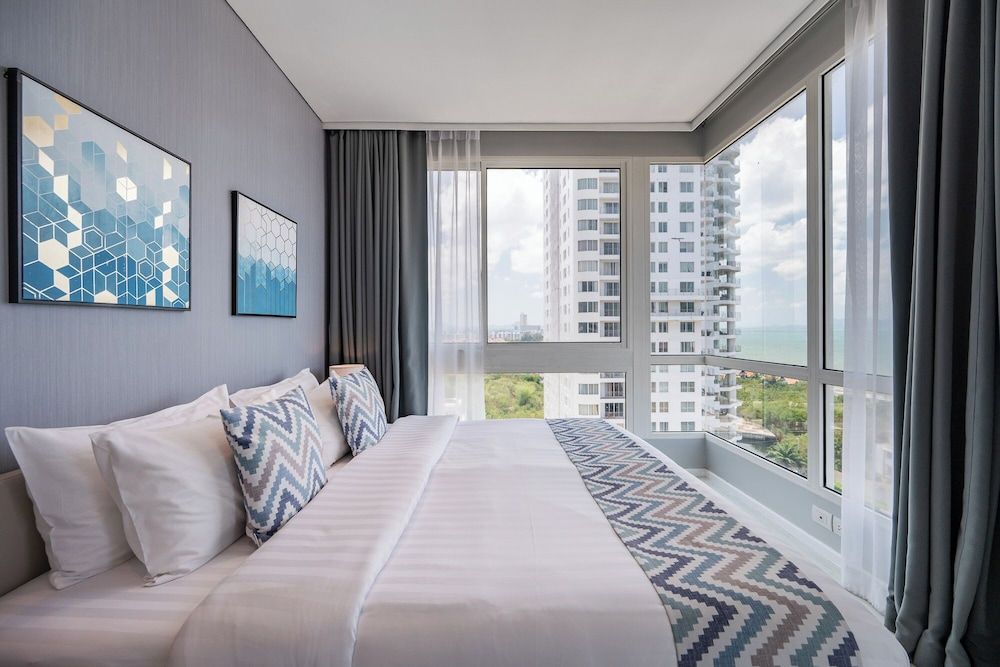 Luxury Condo, Balcony, Ocean View
