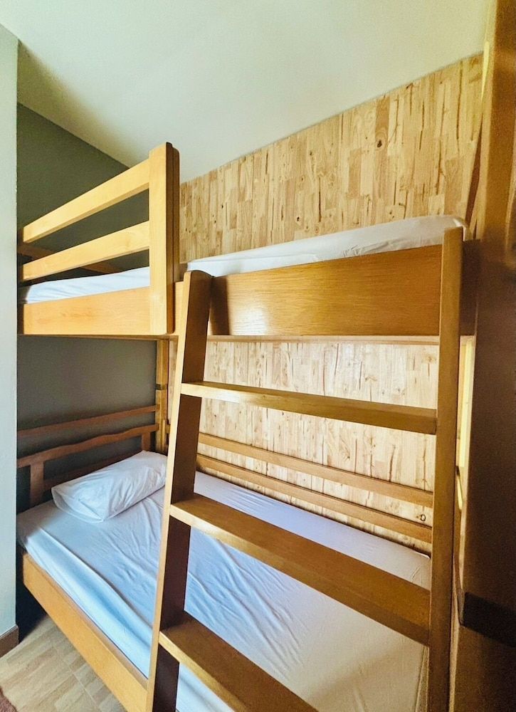 6 Bed Female Dormitory Room
