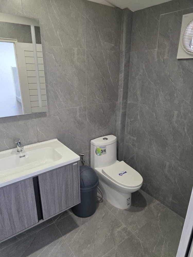 K2 Seaside Suites Family Room 4