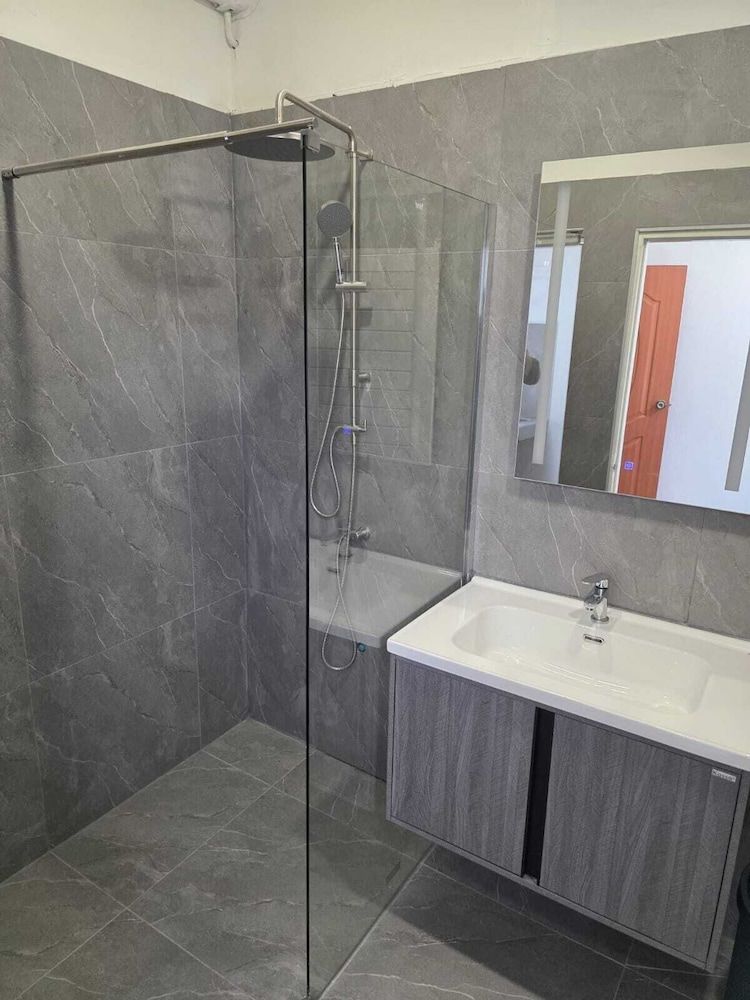 K2 Seaside Suites Family Room 5