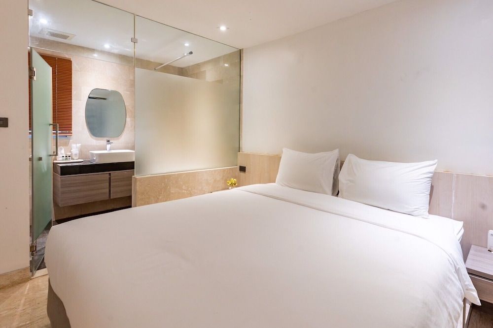 Deluxe Room, City View