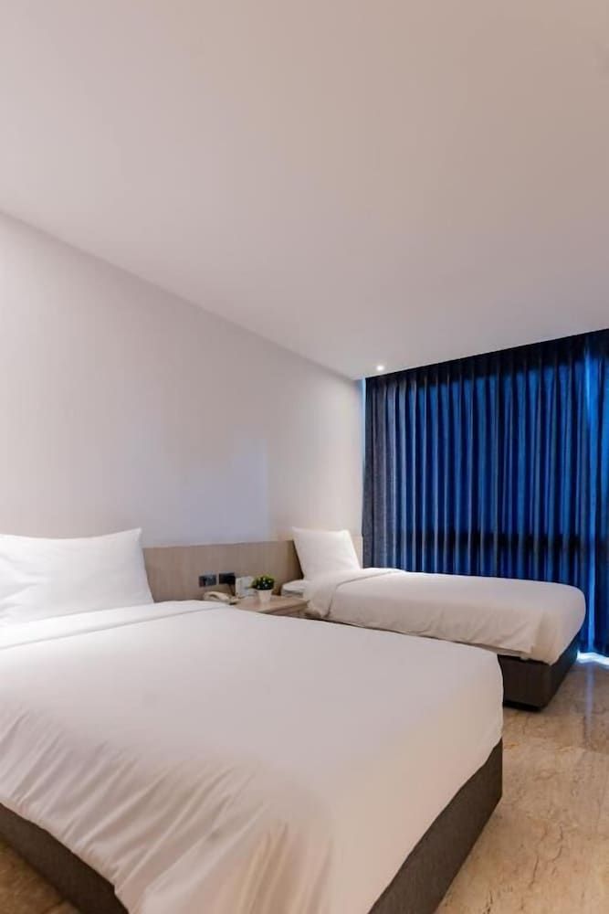Superior Twin Room, City View