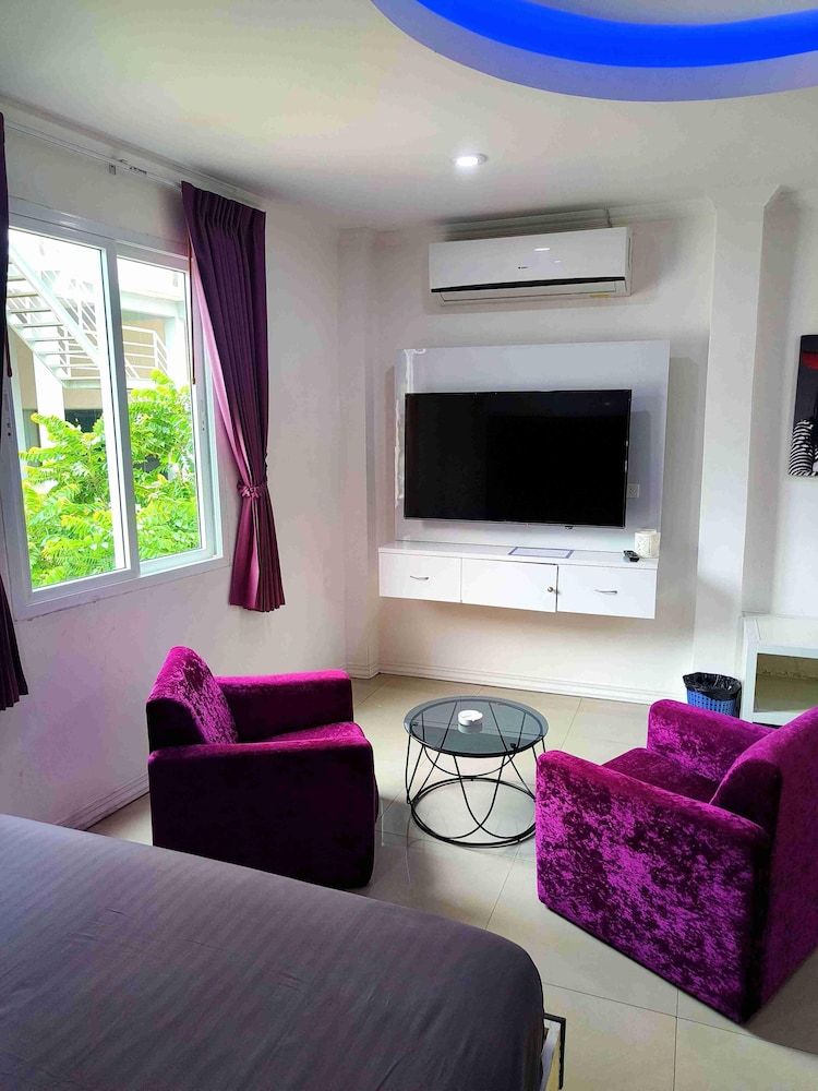 Titanic Residence - 7 minute walk to the Beach Deluxe Room with Window 11