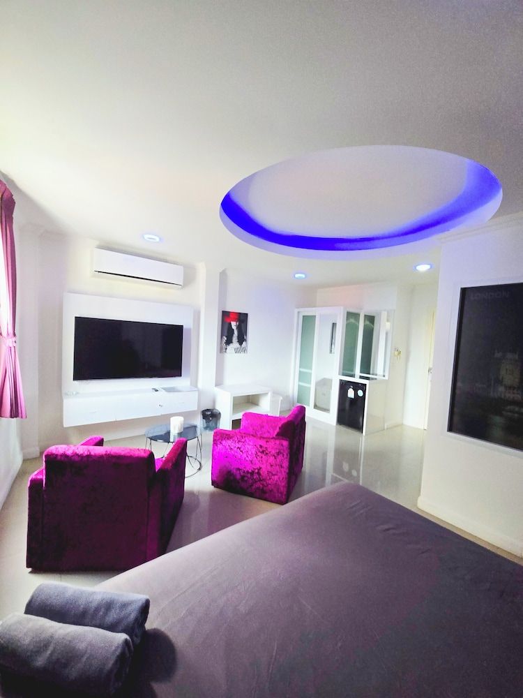 Titanic Residence - 7 minute walk to the Beach Deluxe Room with Window 9