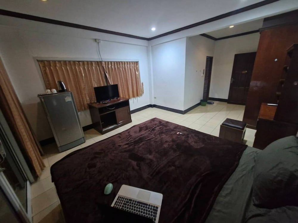 Green Hotel Double Room 4