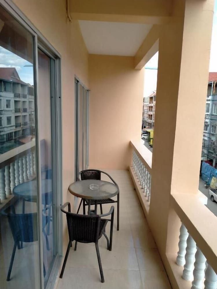 Welcome Lounge Jomtien Standard Studio Suite, Partial Sea View 9