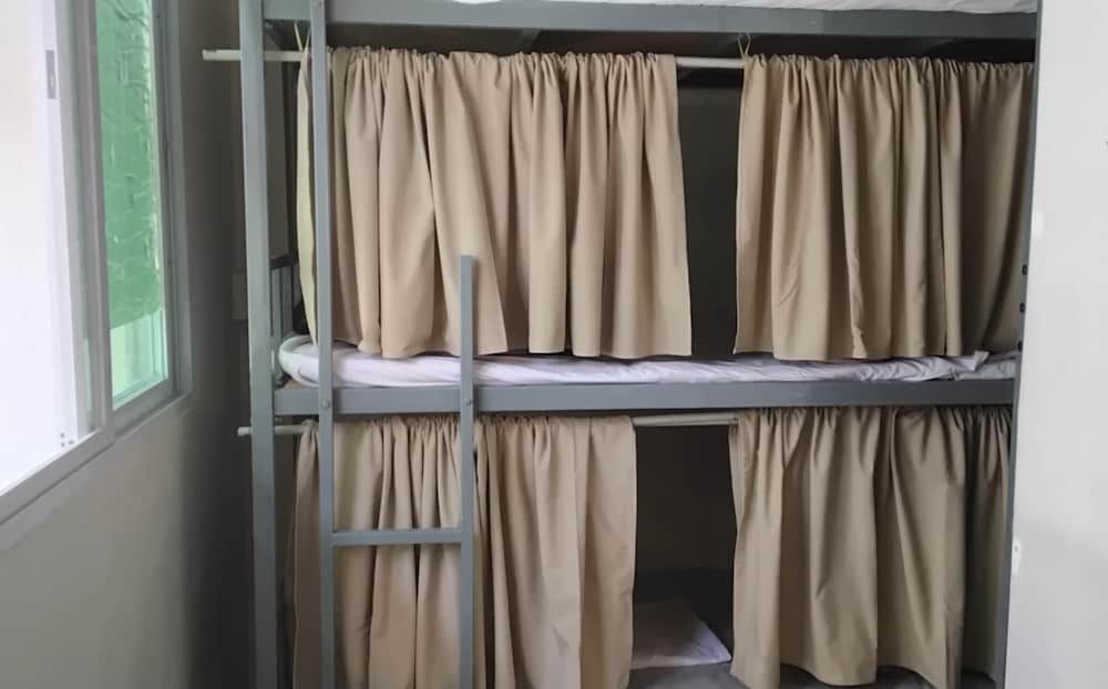 Hostel 24 Backpackers