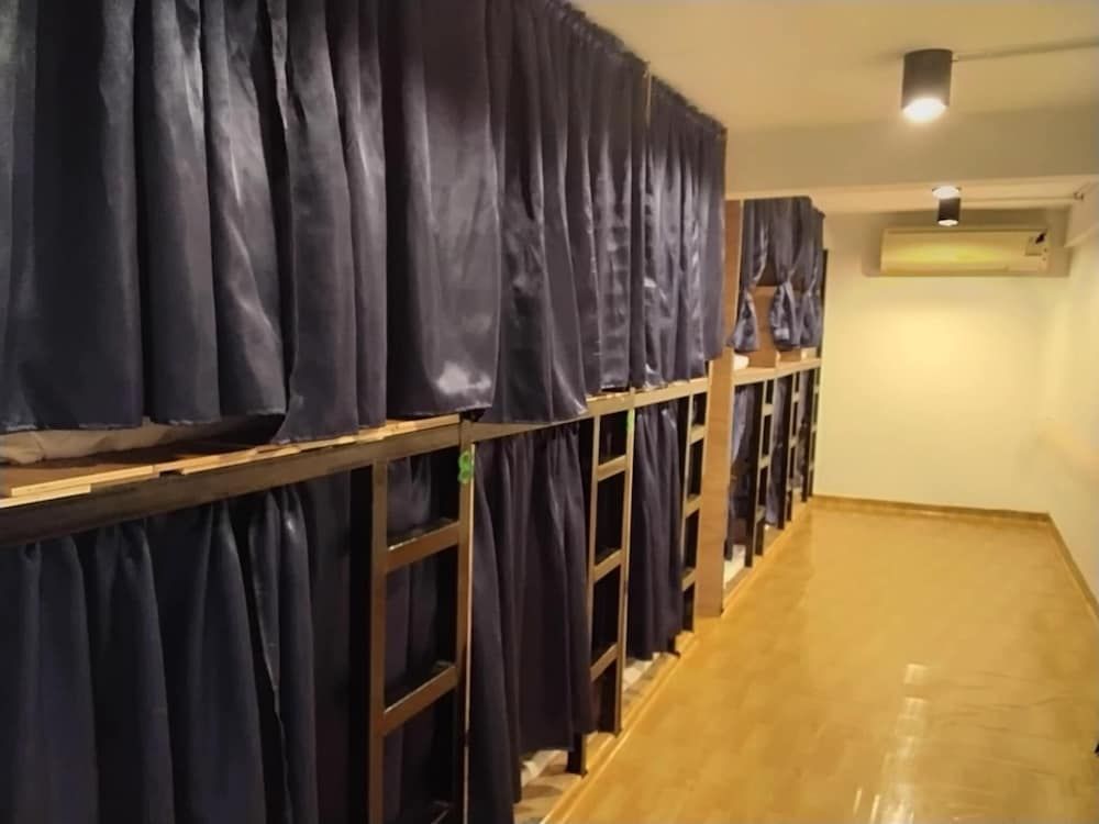 Hostel 24 Backpackers Basic Cabin, Multiple Bedrooms 5