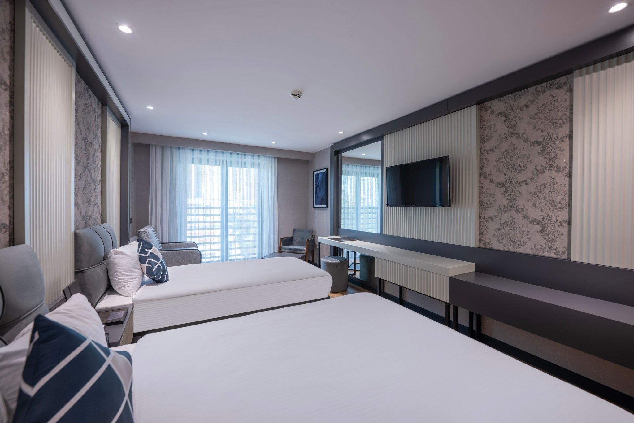 Premium Triple, Larger Guest Room, 1 Double Or 1 Twin, Sofa Bed