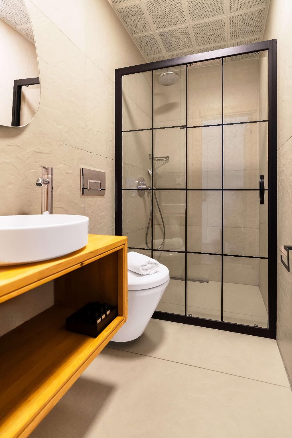 Deluxe - Air Conditioning