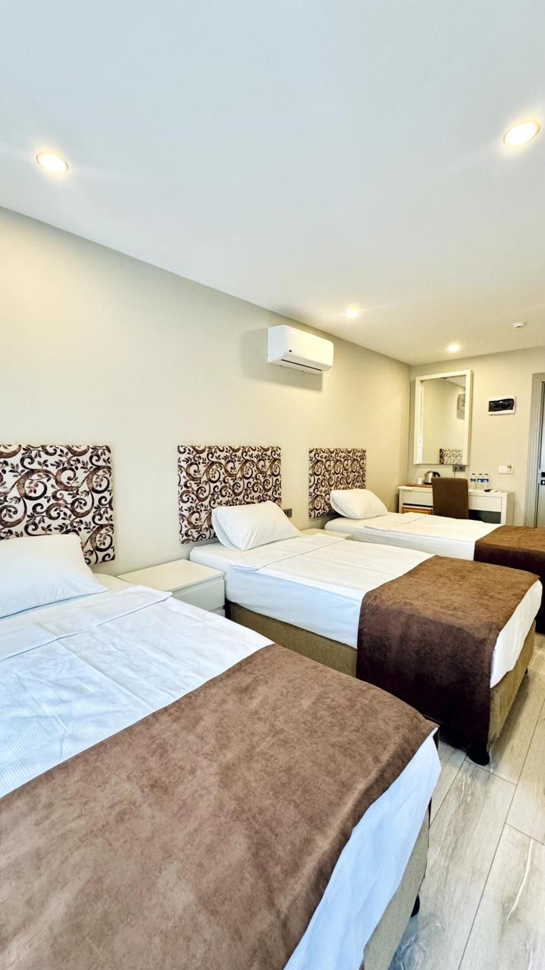 Triple Room with City View
