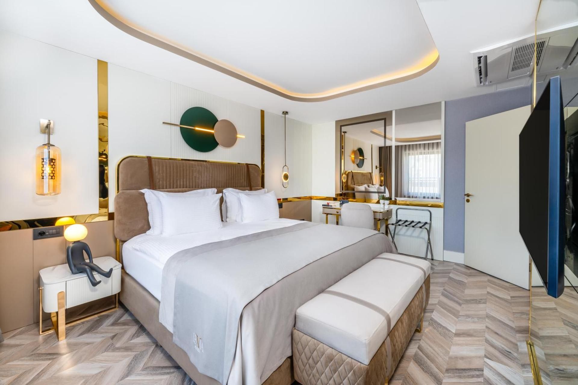King Suite Room