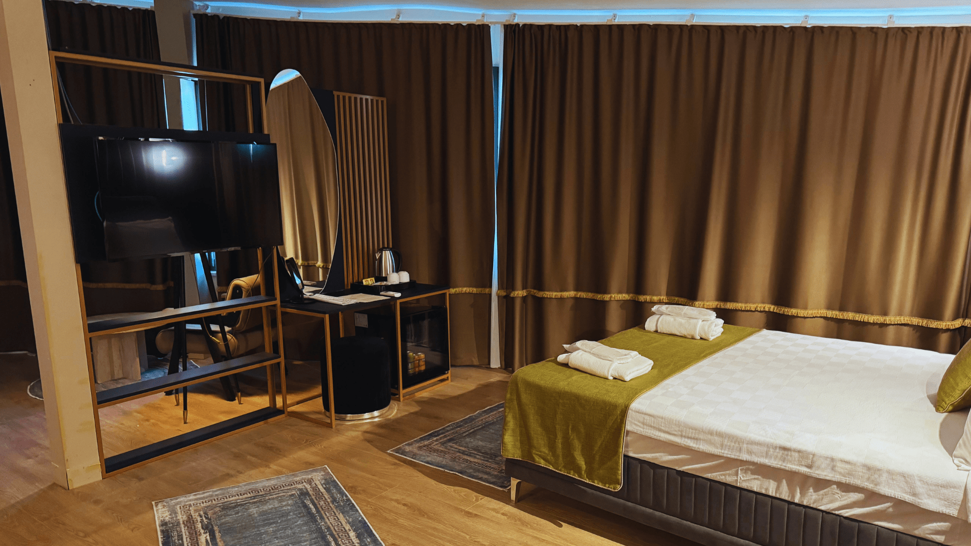 King Suite Room