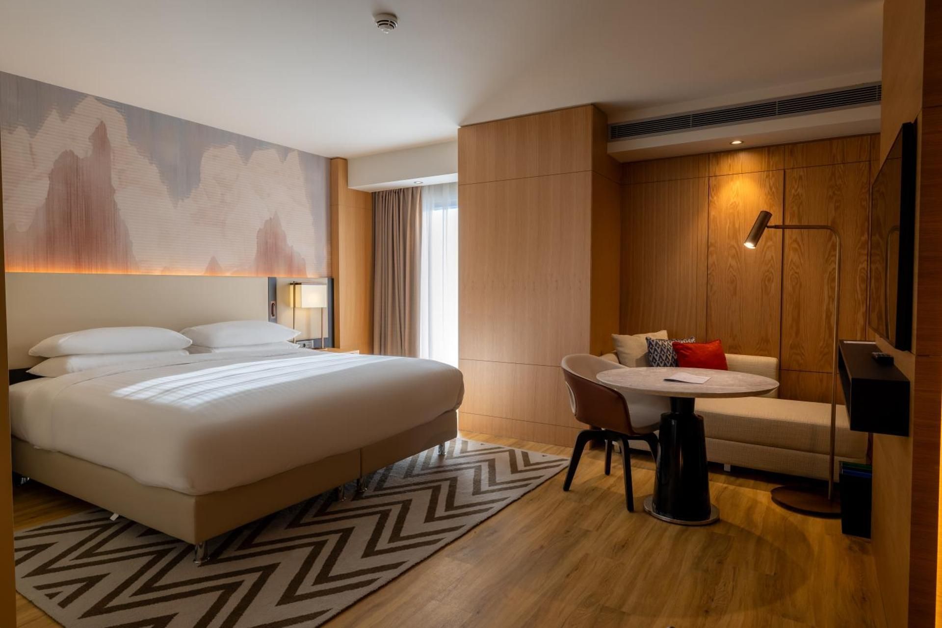 Standard, Guest room, 1 King, City view