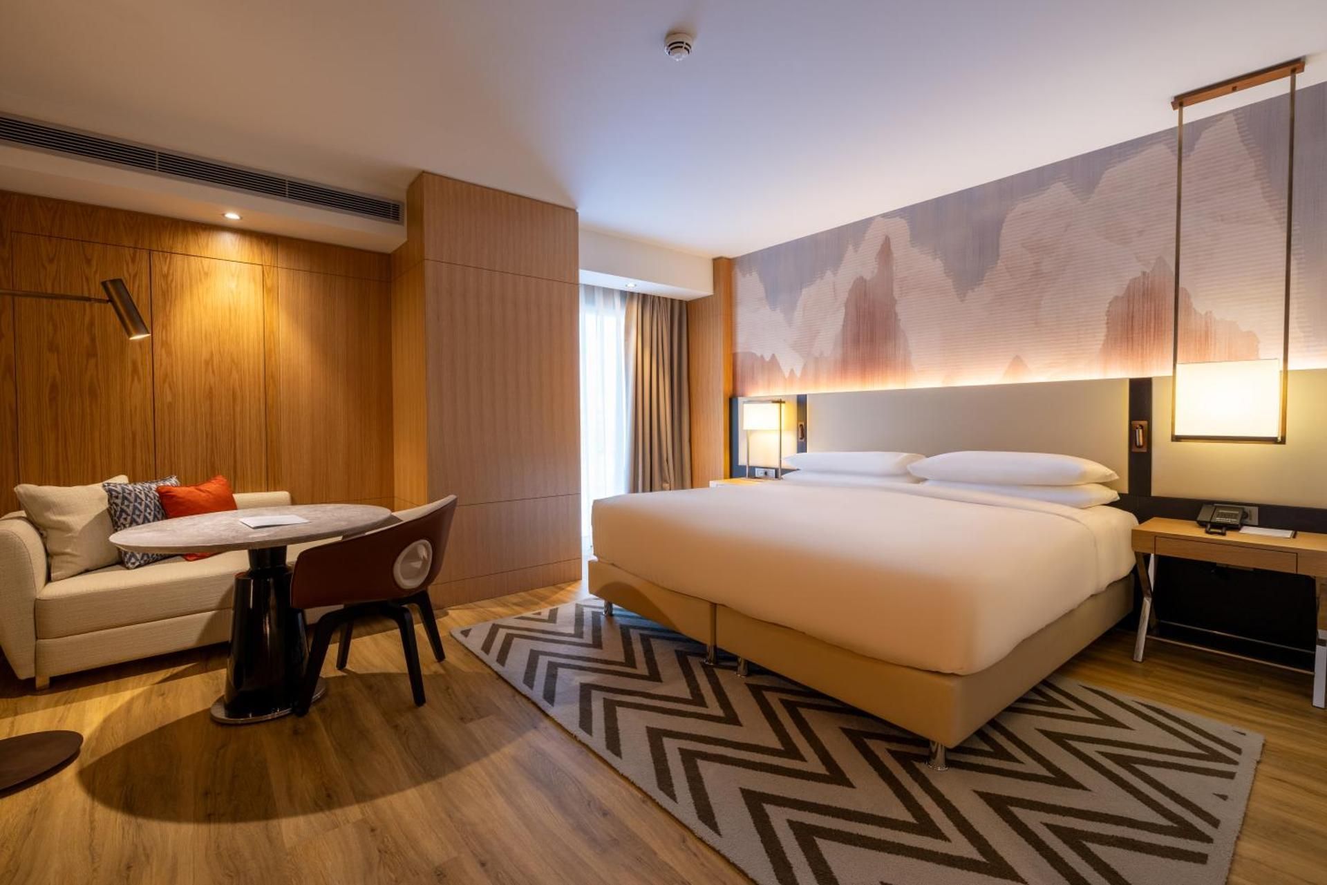 M Club king Room with Lounge Access