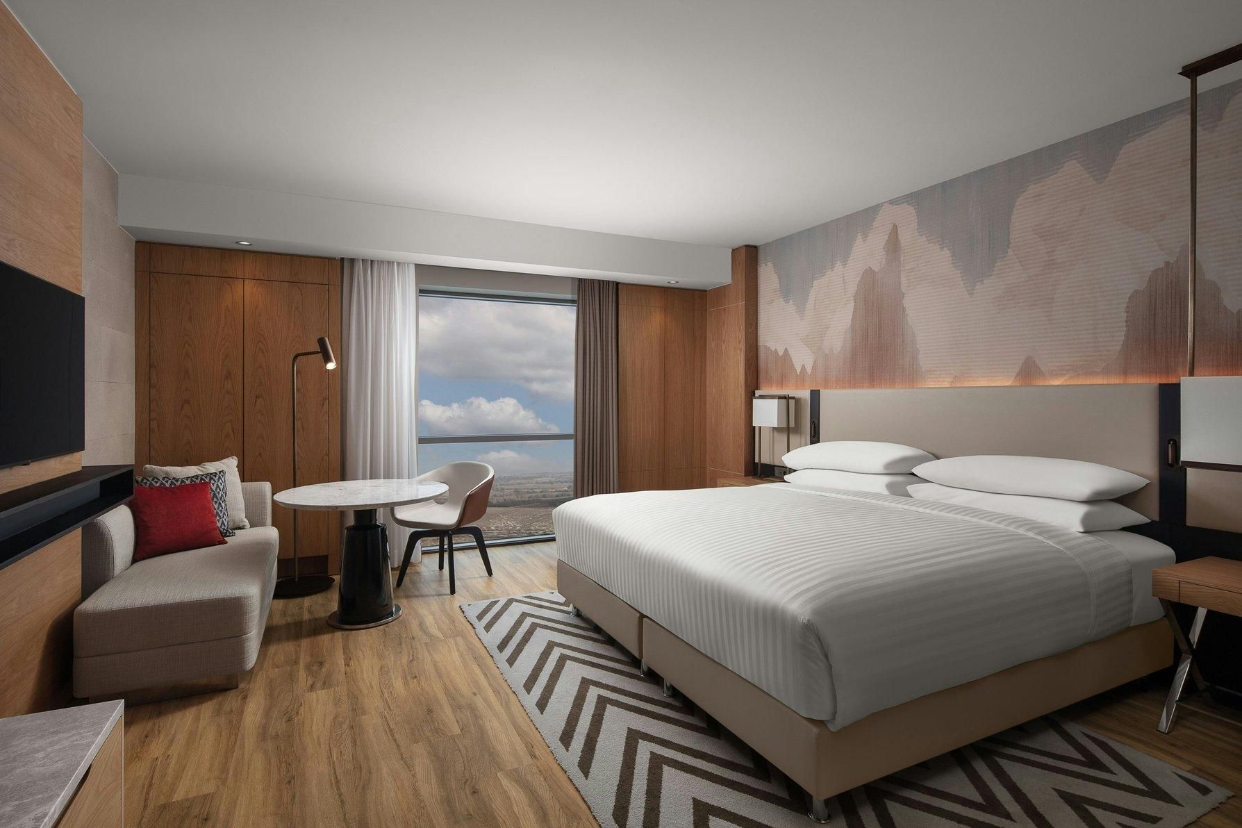 M Club King Room, M Club Lounge Access, Guest Room, 1 King, City View