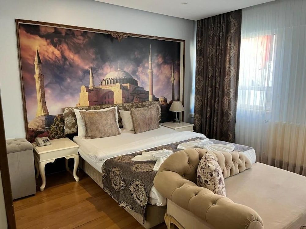 Deluxe Triple Room