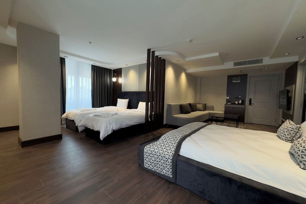 Deluxe Room, City View