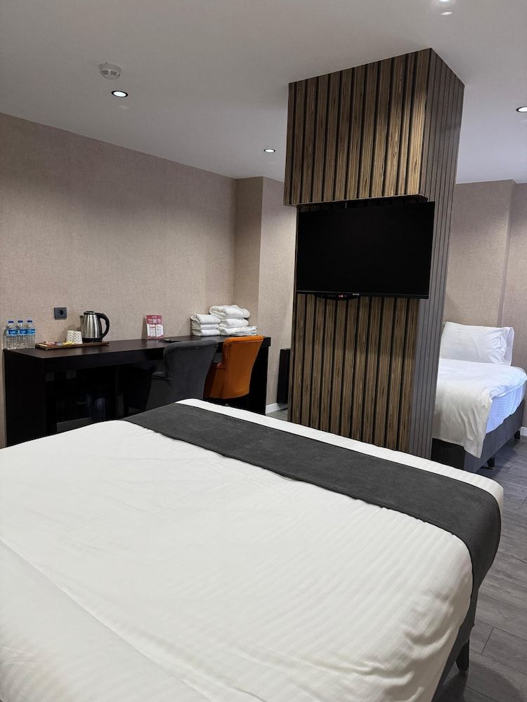 Luxury Triple Room, Courtyard View