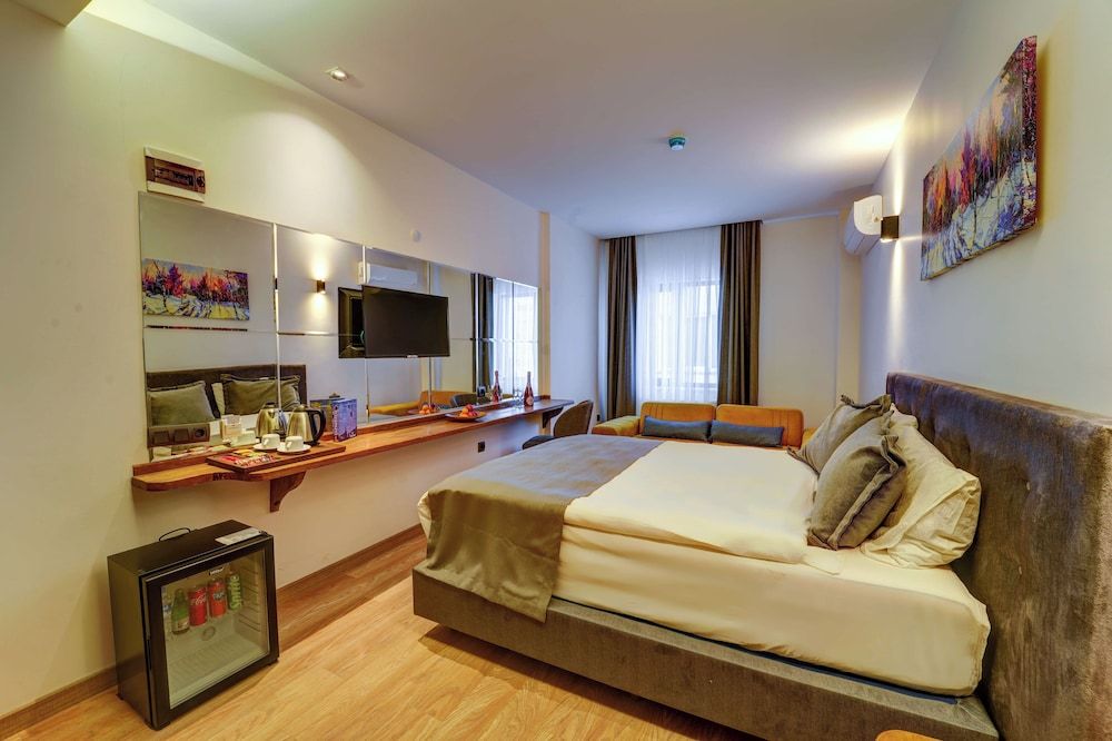 Luxury Room, City View