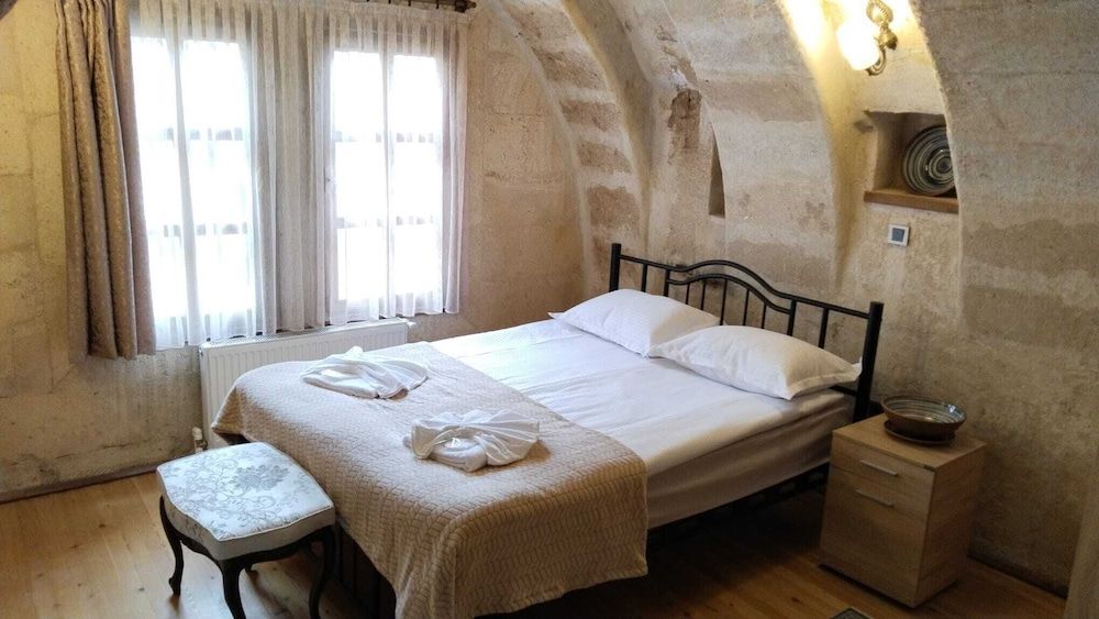 Ekoton Cave Hotel