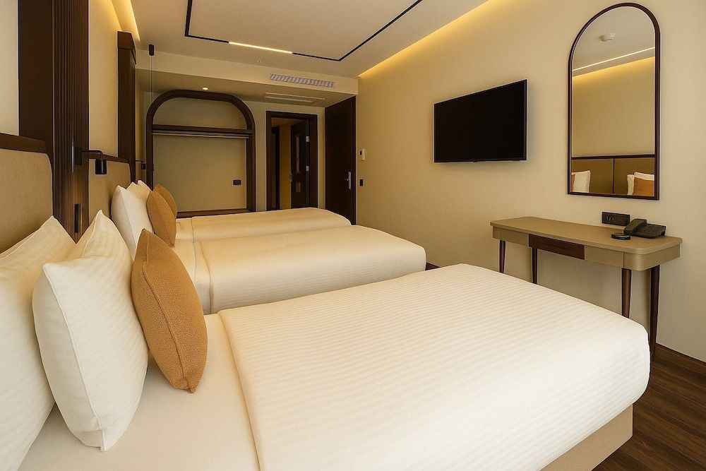 Standard Triple Room, City View