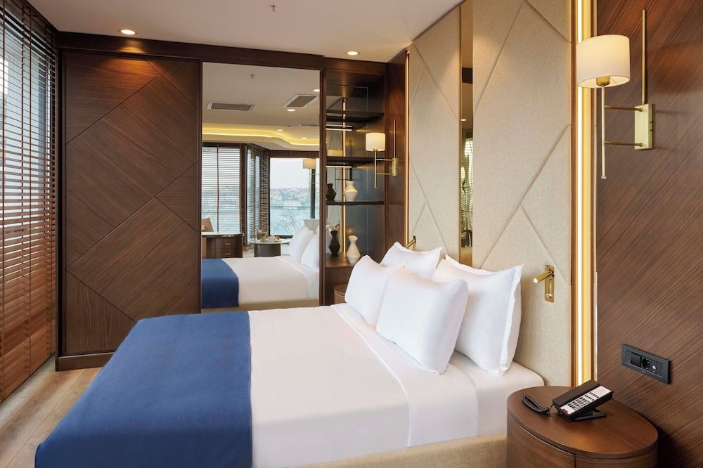 Istanbul Suite, Bosphorus View