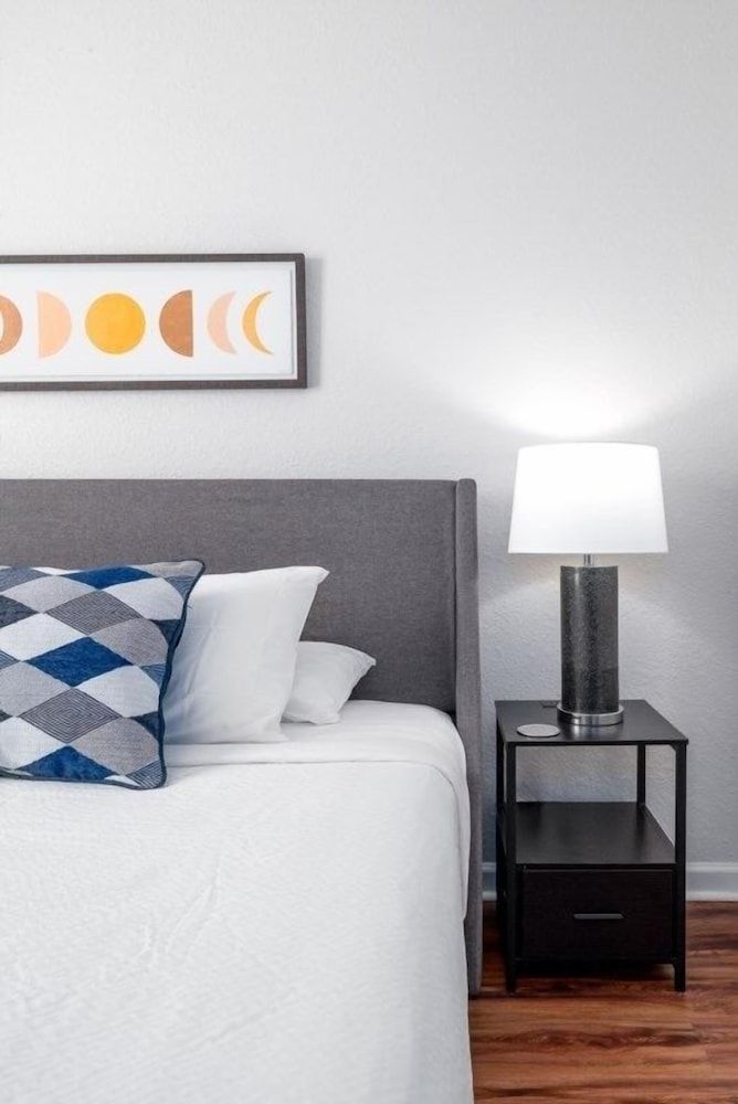 Condo, 2 Bedrooms