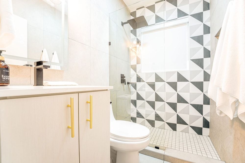 TWO Bedroom Apartment Apartment 16