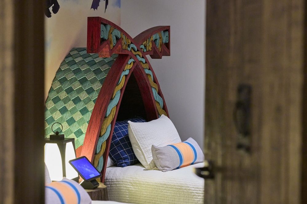 How To Train Your Dragon Kids' Suite (Dedicated Entrance to Epic Universe**)