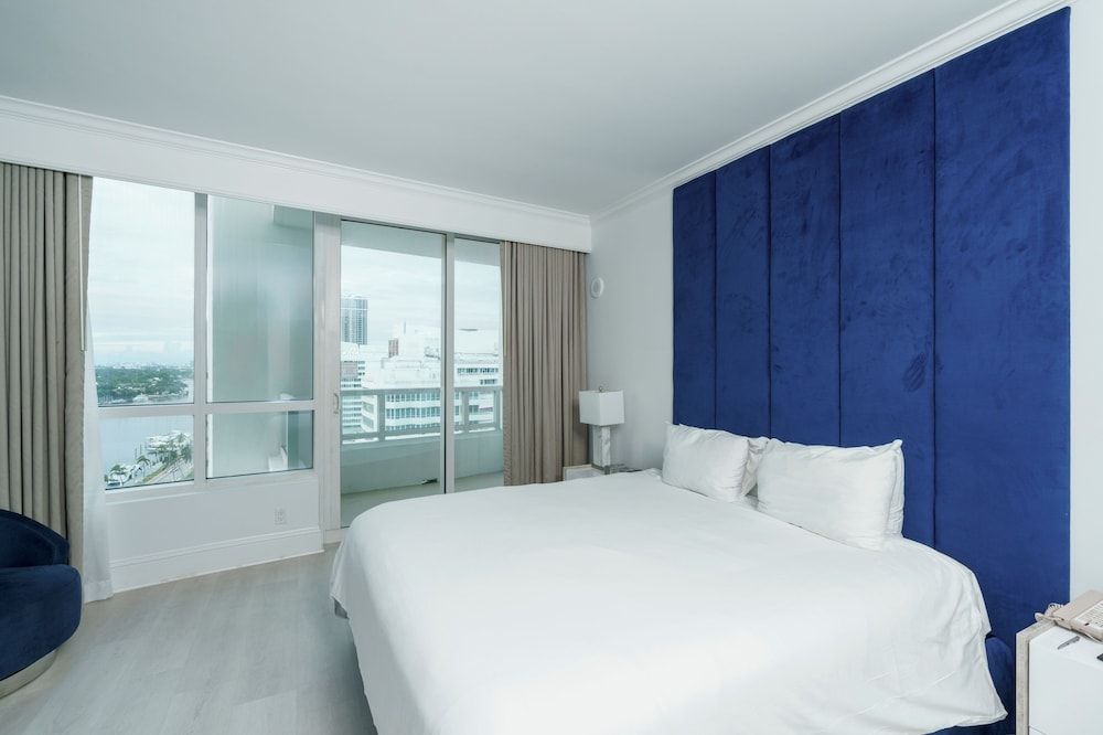 Tresor Bayview Corner One Bedroom
