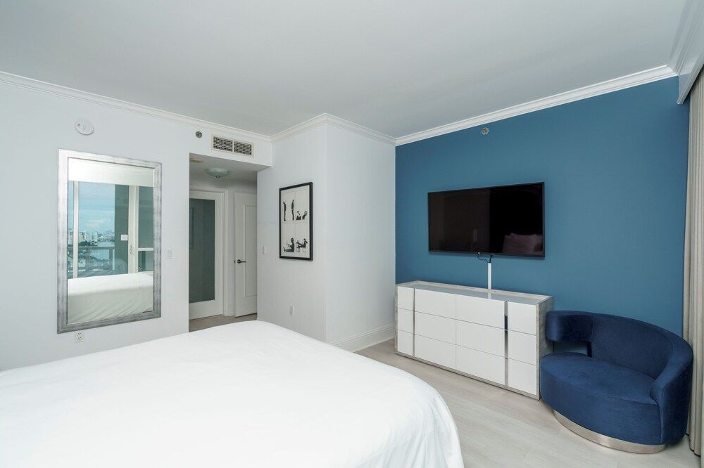 Tresor Bayview Corner One Bedroom