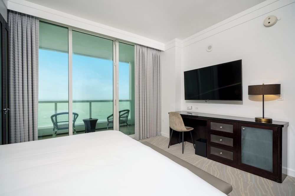Sorrento Ocean Front High Floor One Bedroom