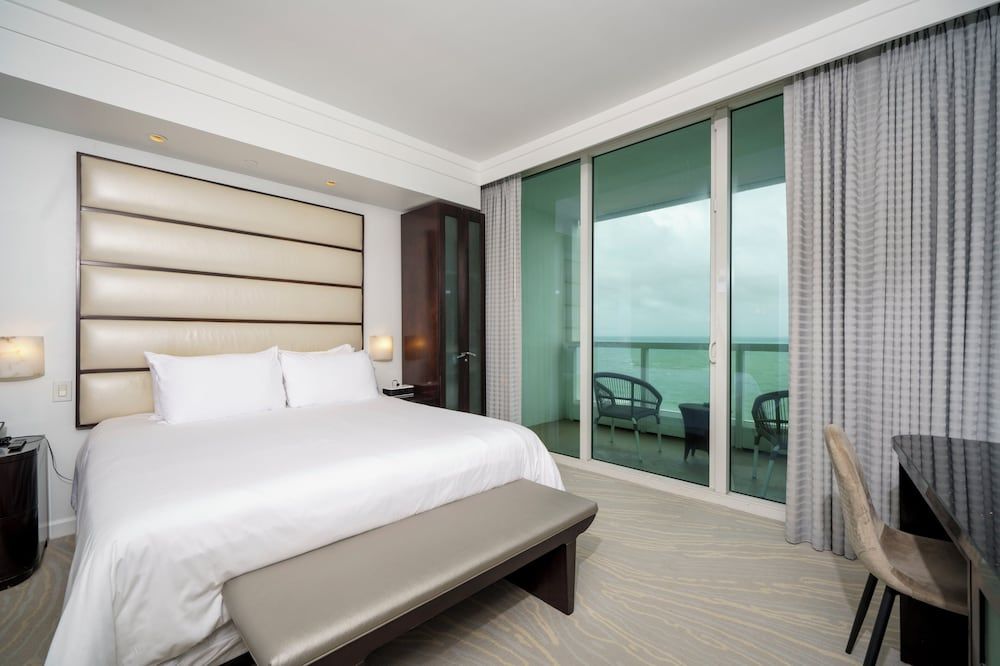 Sorrento Ocean Front High Floor One Bedroom