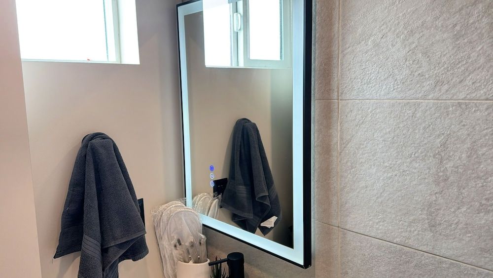 Premier Apts in Vibrant Downtown LA Deluxe Apartment, 1 Queen Bed 5