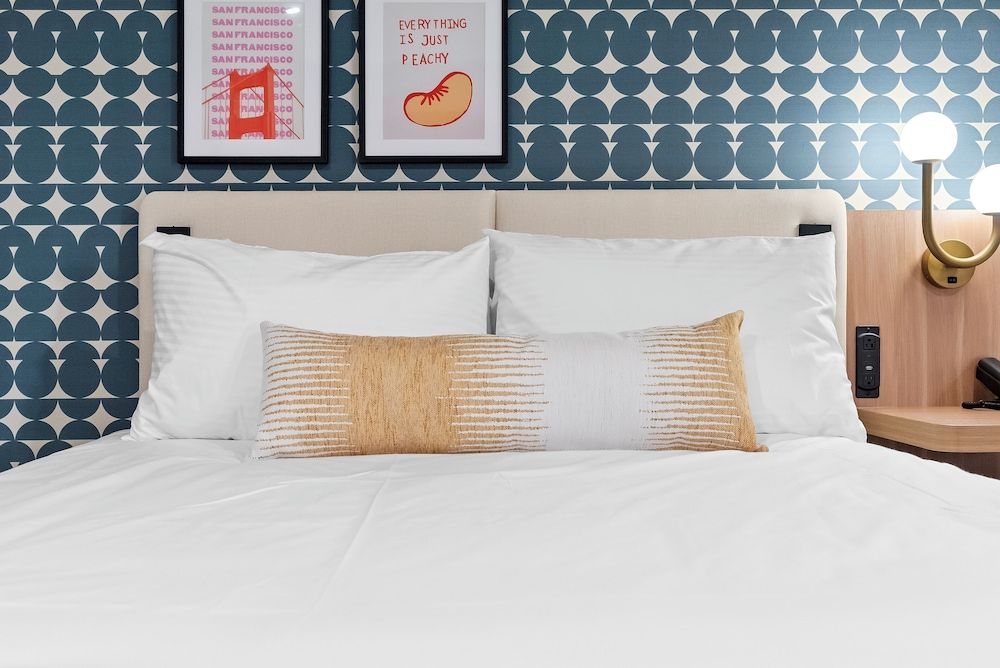 Star Motel Deluxe Room